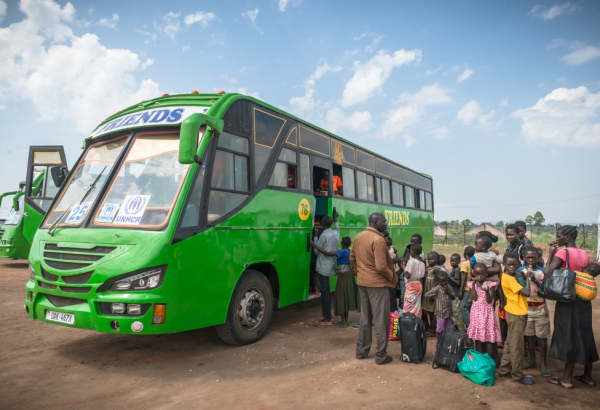 Na segunda metade de 2016, cerca de 600 mil refugiados do Sudão do Sul chegaram a Uganda em busca de proteção. Os primeiros refugiados escaparam do país após os confrontos entre o Exército Popular de Libertação do Sudão (SPLA) e o Exército de Libertação do Povo do Sudão em Oposição (SPLA-IO), que assolaram a cidade de Juba em julho.
